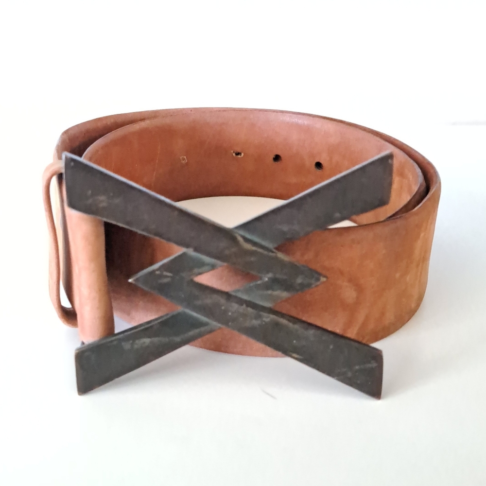 Vintage Vera Neumann Brown Belt with Double VV  Buckle. Size Medium.